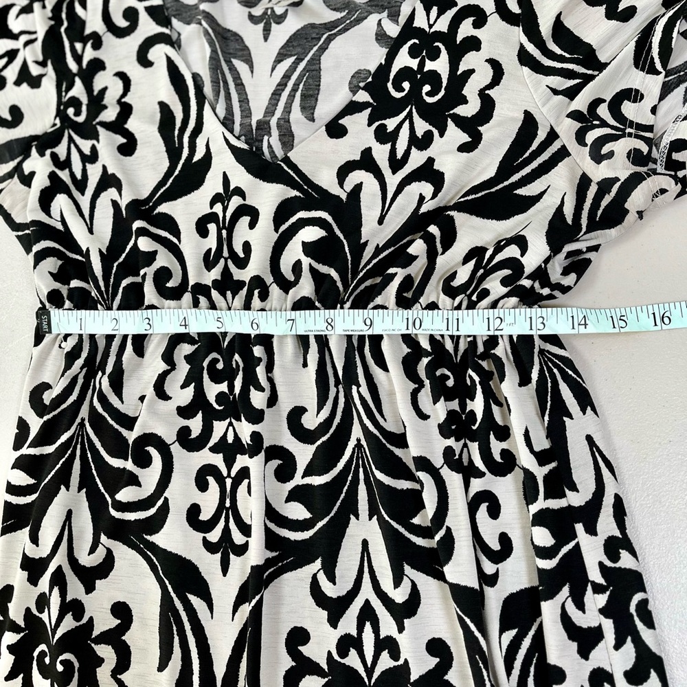 R Rouge Black and Cream V neck Dress - Picture 12 of 14